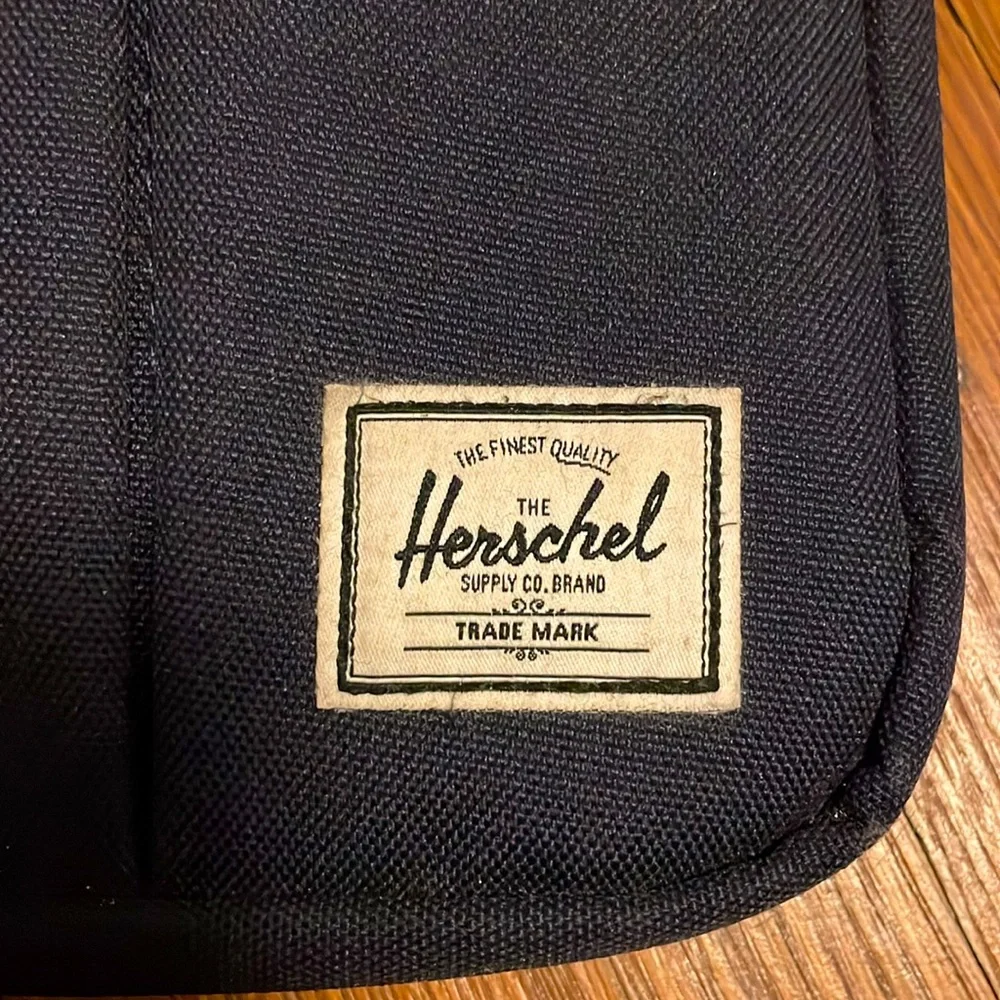 Herschel IPad Mini Over the shoulder pouch
